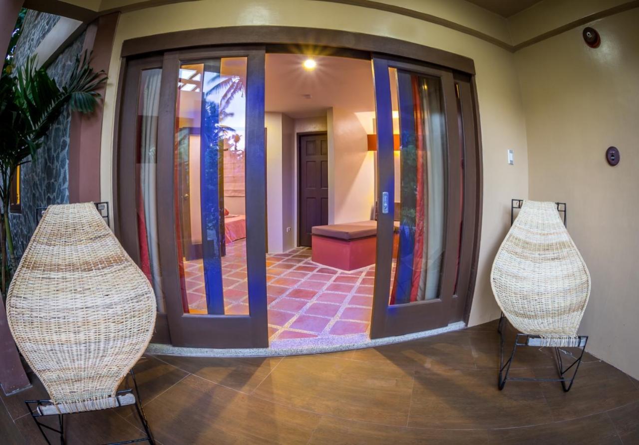 Reef Retreat Hotel